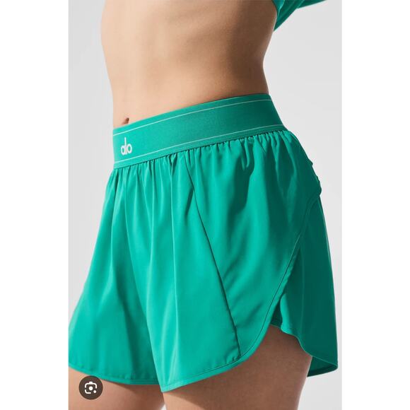 Alo Yoga Spruce Green Match Point Short Athletic Shorts Size Large - Picture 4 of 14